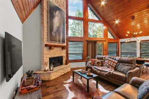 Cabin Masterpiece on Private Lake - Image 2