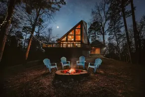 Cabin Masterpiece on Private Lake - Image 4