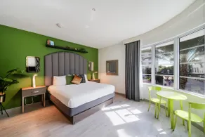 Pool Ocean Suite in South Beach - Image 2