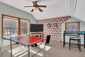 Lakefront chalet w. hot tub, game room, & kayaks - Image 5