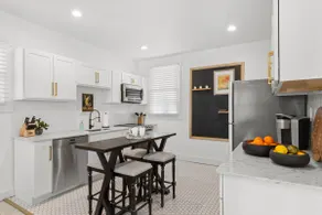 Spacious Detroit Retreat • Sleeps 16 • Parking - Image 5