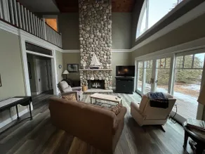 Lakehouse Between the Pines - Image 5