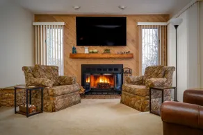 Charming condo for sun or snow. 3 King Beds! - Image 3