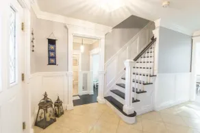 Spacious Home with Theater - Image 4