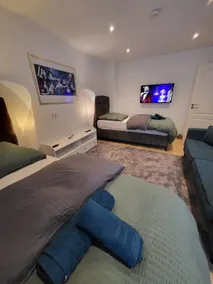 4 separate beds, 2 rooms - Image 2