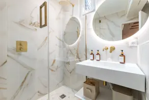 Suite Guccio • Elegant 1-Bedroom • Right Bank - Image 5