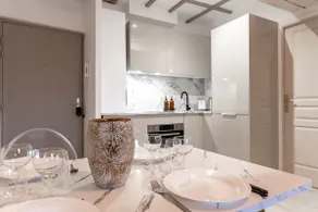 Suite Guccio • Elegant 1-Bedroom • Right Bank - Image 4