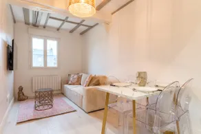 Suite Guccio • Elegant 1-Bedroom • Right Bank - Image 2