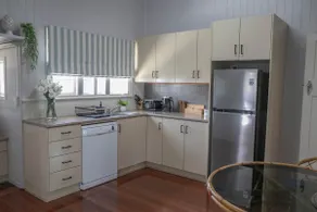 Siena - NEW - Comfort & style in a great location! - Image 3
