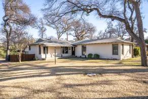 Kessler Park Bungalow + mins to Bishop Arts - Image 3