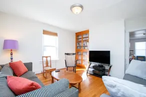 Light-bathed luxury 6BR Victorian, right downtown - Image 3