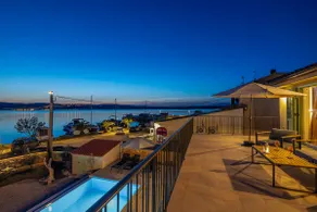 Villa BEACHFRONT - Image 3