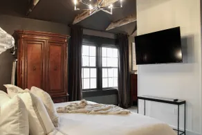 Beautiful, Historic Guesthouse, 566 - Image 3