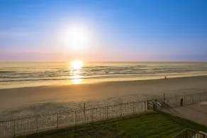Beachfront Stunning View at NSB close to Flagler - Image 3