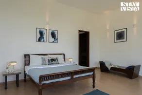 StayVista @ Wildflower Villa – 4BR, Pool & Games - Image 4