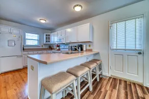 OceanView, 6 min walk to restaurants, sleeps 8, EV - Image 5