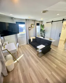 2BR mini king/queen/wifi/kitchenette/living room - Image 4