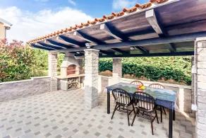 House Tomas with Pool near Pula, AC, 4+1, parking - Image 4