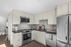 Sleeps 6 |TTC | Kensington Mkt | Trinity Bellwoods - Image 4