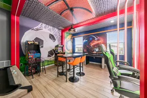 12BR | 11.5 BA > Sports Game Room! - Image 3