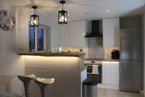 NEW 2 bedroom en-suite FLAT Ashford near Heathrow - Image 2