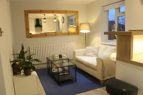 NEW 2 bedroom en-suite FLAT Ashford near Heathrow - Image 3