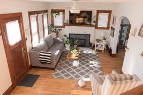 Cottage 408 | Downtown Iowa City - Image 2