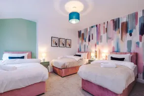 5 Bed Salford Sanctuary Retreat - Image 2