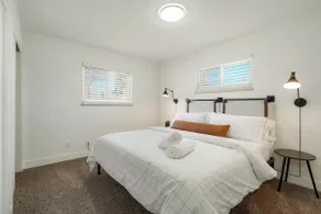 DenverStays | Stylish 5-Bedroom Home, Pets Welcome - Image 2