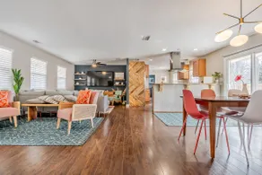 Fully Equipped w/ Pool near Ball Fields & Beaches - Image 4
