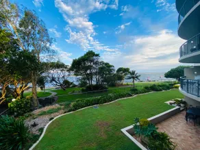 Water's edge Golden Beach Apt - Image 3