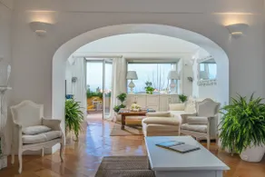 Dorotea Haus, Spacious & elegant three bedroom apartment for up to 7 people near Sorrento - Image 2