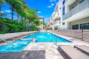 POOL+HOT TUB+SAUNA+GYM! 1 MINUTE WALK TO BEACH! - Image 2