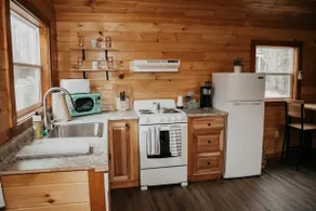 Hackmatack Cottages | Bobcat Cottage - Image 5