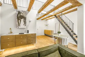 Gallery loft with kitchen | historic monument - Image 2