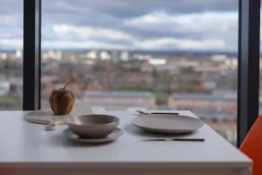Quayside Penthouse 2 Bedroom Ensuite Man. United - Image 5