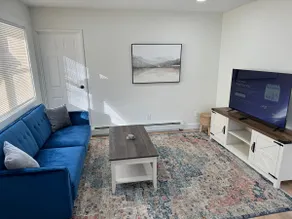 Gardiner- Quiet- Peaceful-One-Bedroom-End Unit - Image 4