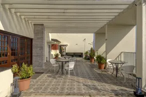 Pool Access  2BHK 10min to GOI airport - Image 4