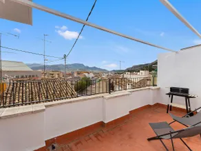 Sunny house in Onil with terrace and bbq - Image 3