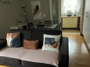 Jane's Home - [Netflix, Wi-Fi] - Image 2