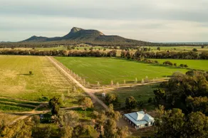 Avalon Farmstay. Quiet cottage on working farm - Image 2