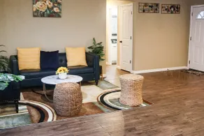 Cozy & Charming Home Treasure. No cleaning fee - Image 2