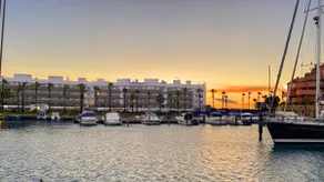 Charming apartment / Precioso apartamento en la Marina del Puerto de Sotogrande. - Image 4