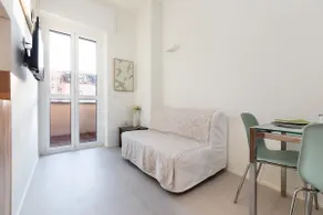 Fantastic apartment in the central-Maggiolina area - Image 4