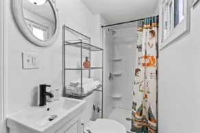 Adorable small house - quiet & safe - 2 BR 1 Bath - Image 3