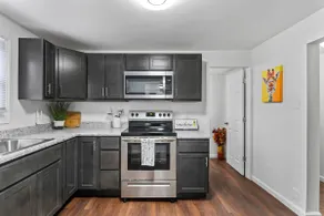 Adorable small house - quiet & safe - 2 BR 1 Bath - Image 2