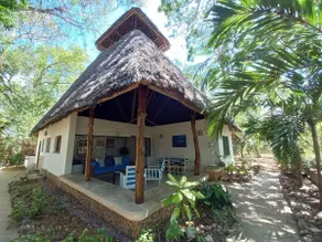 Beautiful 2 bedroom Cottage - Image 2