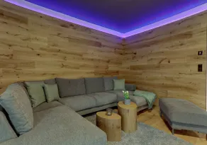 Spacious vacation apartment with garden and panoramic view - Image 2