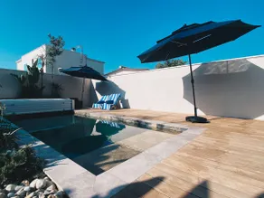 Elegant villa with pool, 30m from the beach - Image 4