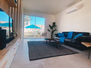 Elegant villa with pool, 30m from the beach - Image 2